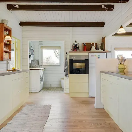 Semesterbostad Ylvie - 150m From The Sea By Interhome