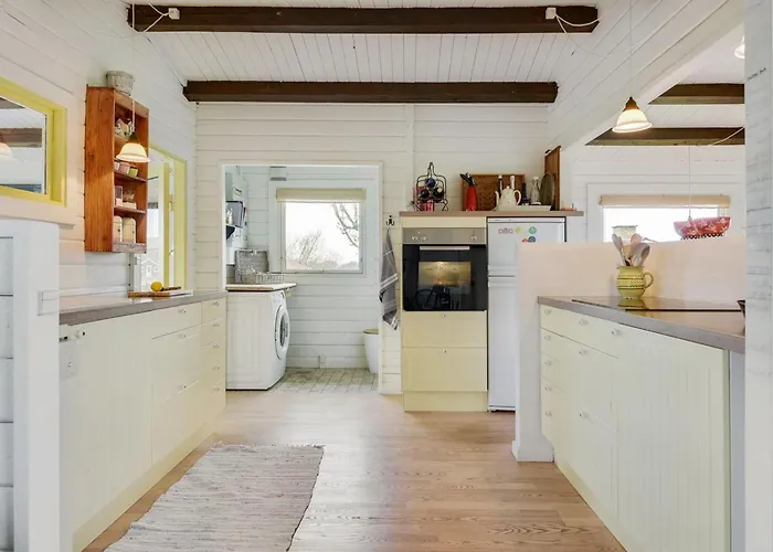 Holiday home Ylvie - 150m From The Sea By Interhome