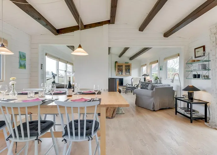 Ylvie - 150m From The Sea By Interhome